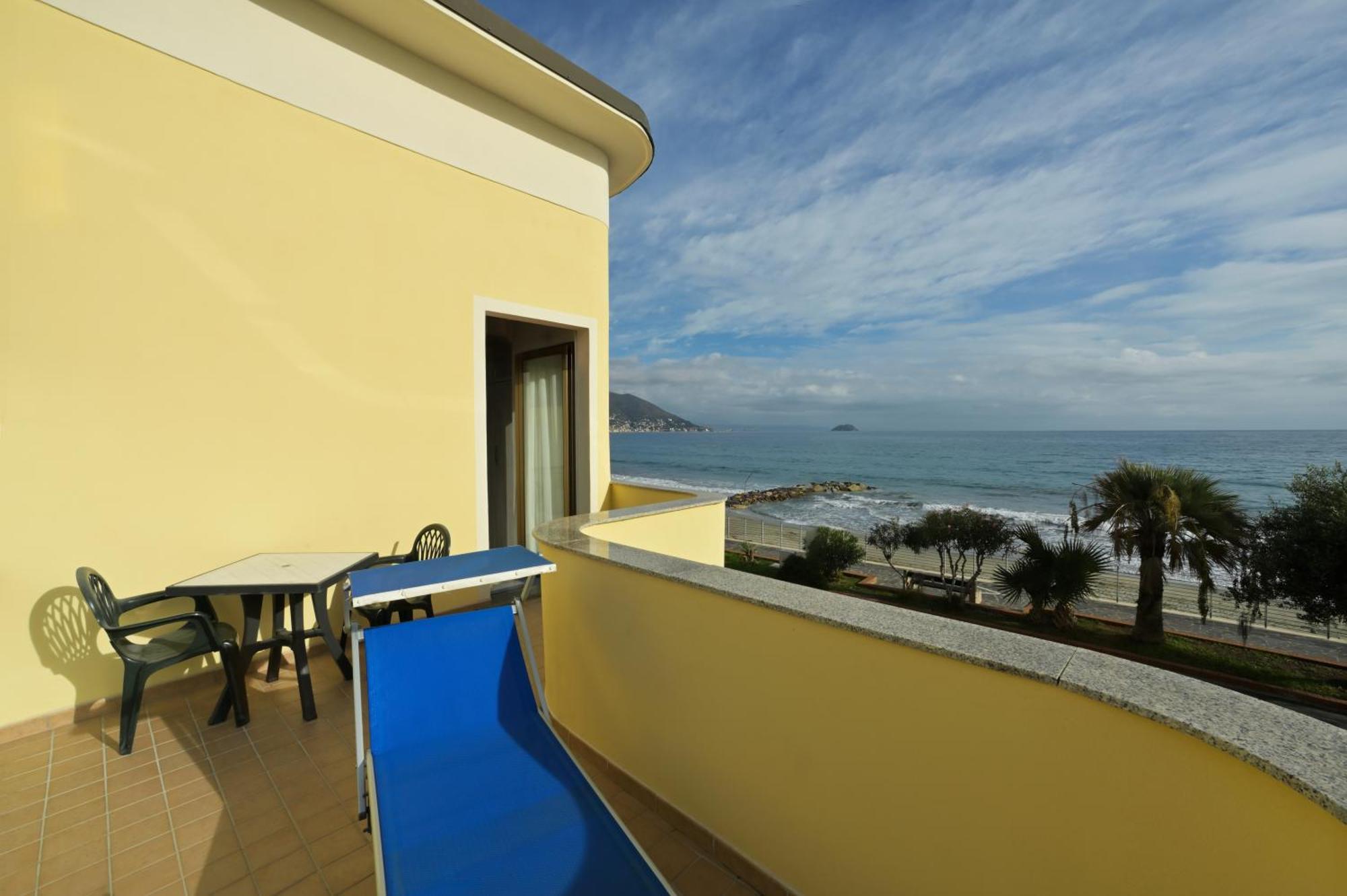 Hotel Delfino Laigueglia Exterior foto