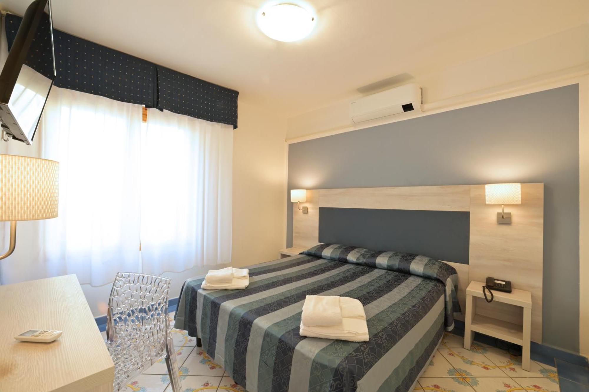 Hotel Delfino Laigueglia Exterior foto
