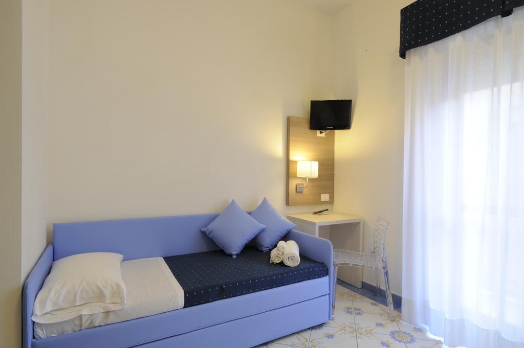 Hotel Delfino Laigueglia Exterior foto